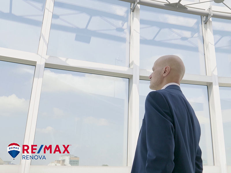 spot-remax-rossano-venturini-martina-villani